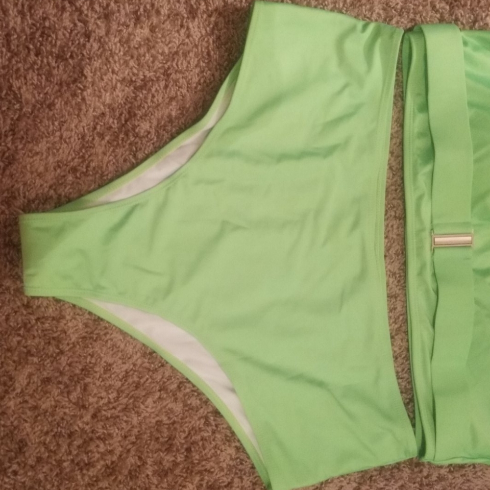 Swimsuit - Picture 3 of 3